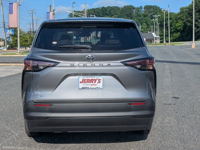2026 Toyota Sienna LE - [NEW] BraunAbility XT - Power Fold-Out Ramp