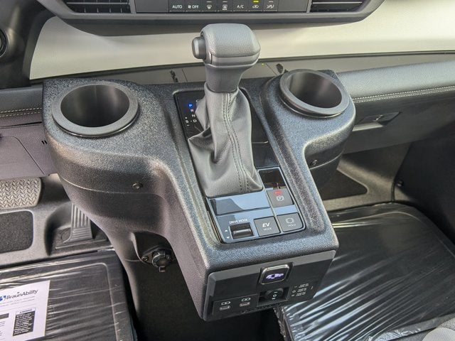 2026 Toyota Sienna LE - [NEW] BraunAbility XT - Power Fold-Out Ramp