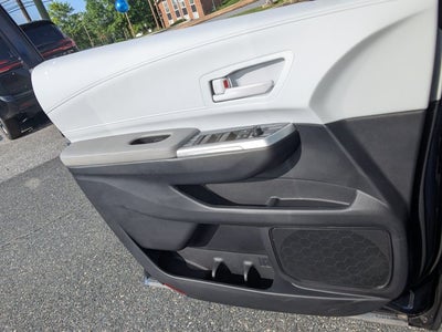 2026 Toyota Sienna LE - [NEW] BraunAbility XT - Power Fold-Out Ramp