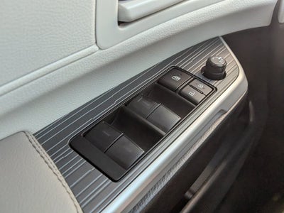 2026 Toyota Sienna LE - [NEW] BraunAbility XT - Power Fold-Out Ramp