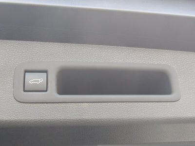 2026 Toyota Sienna LE - [NEW] BraunAbility XT - Power Fold-Out Ramp