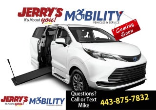 2026 Toyota Sienna XLE - [NEW] Vantage Mobility (VMI) Northstar E, Manual InFloor Conversion