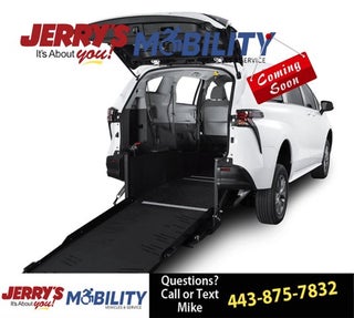 2026 Toyota Sienna XLE - [NEW] Vantage Mobility (VMI) Manual Rear Entry